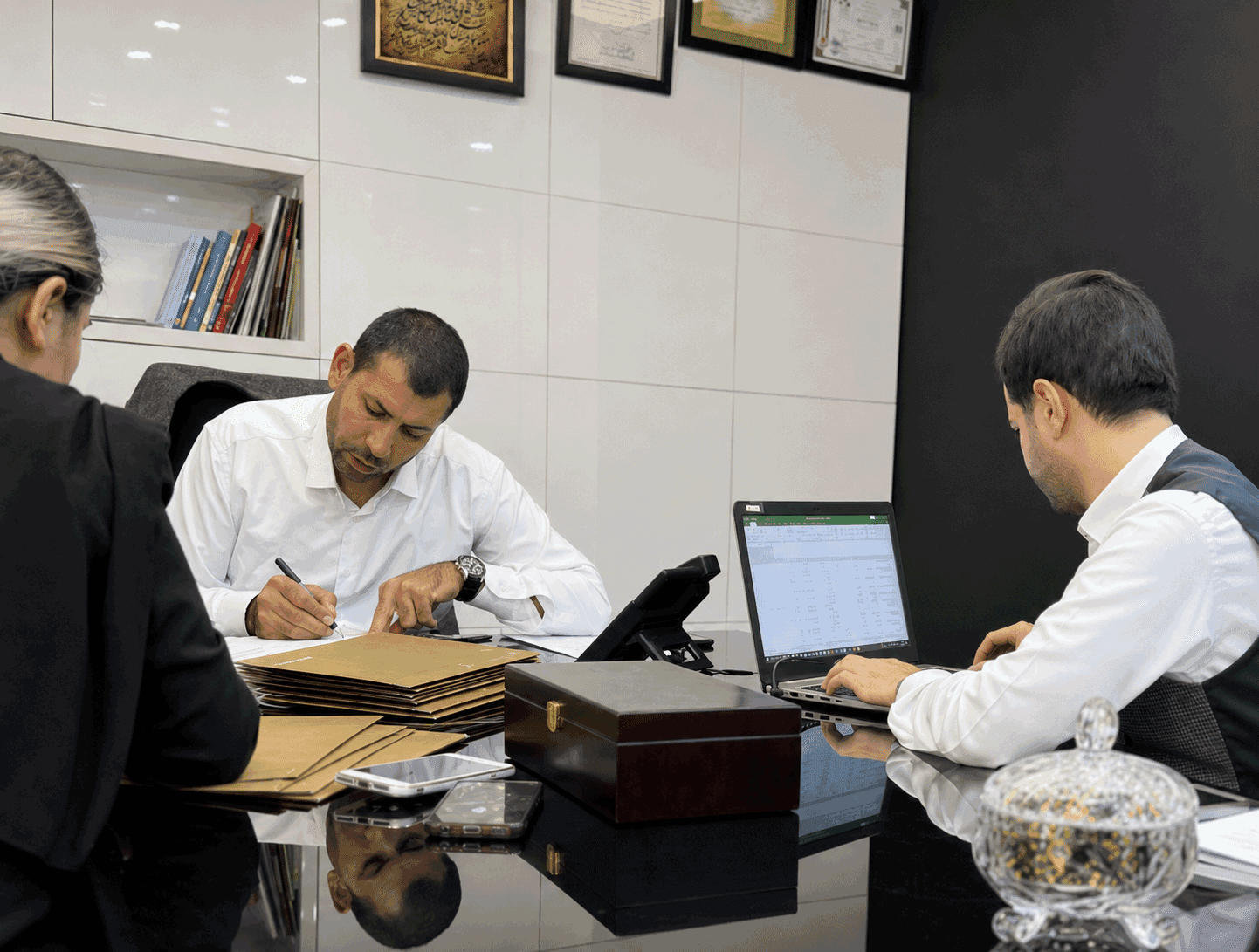 ۳. حدود ۴۰ روز اجرای واقعی و مشاهده تغییر در معاملات